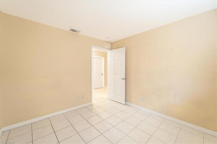 5316-5318  28th SW ST, LEHIGH ACRES, FL 33973