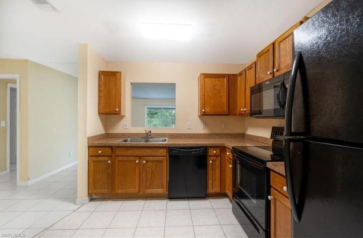 5316-5318  28th SW ST, LEHIGH ACRES, FL 33973