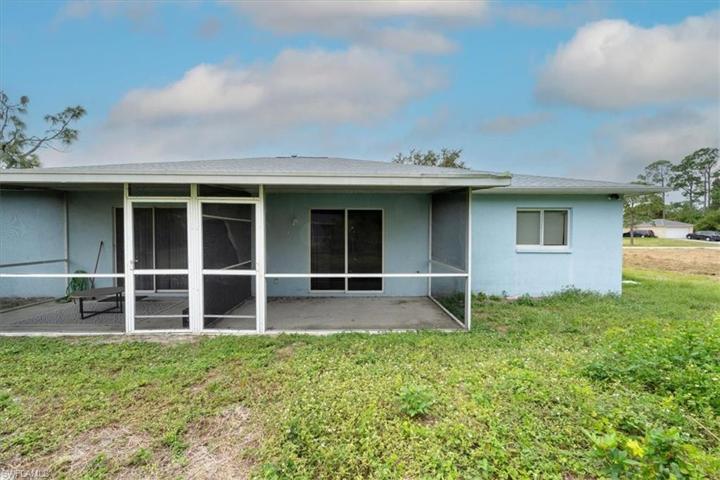 5316-5318  28th SW ST, LEHIGH ACRES, FL 33973