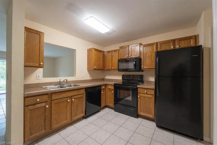 5316-5318  28th SW ST, LEHIGH ACRES, FL 33973