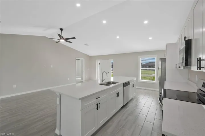 2014 Kismet Pkwy W, Cape Coral, Florida 33993