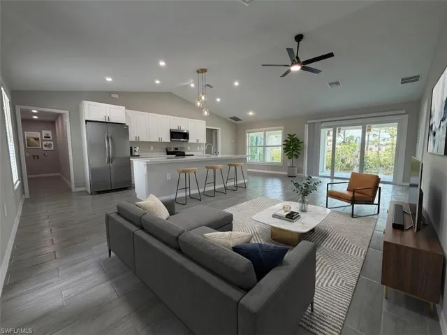 2014 Kismet Pkwy W, Cape Coral, Florida 33993