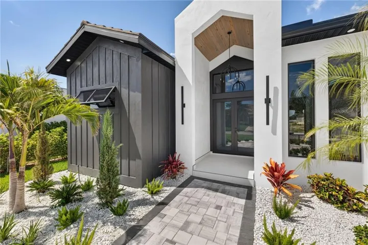 3327 Nw 2nd Ter, Cape Coral, Florida 33993