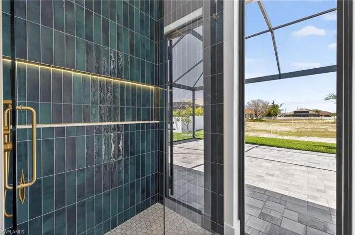 3327 Nw 2nd Ter, Cape Coral, Florida 33993