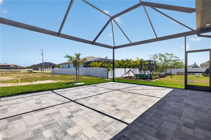 3327 Nw 2nd Ter, Cape Coral, Florida 33993