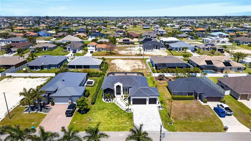 3327 Nw 2nd Ter, Cape Coral, Florida 33993