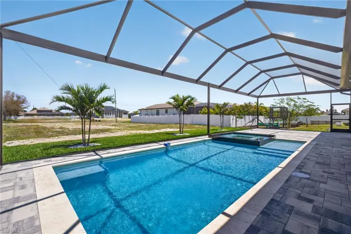 3327 Nw 2nd Ter, Cape Coral, Florida 33993