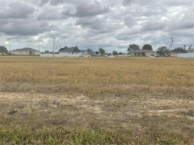 2300 NE Juanita PL, CAPE CORAL FL 33909