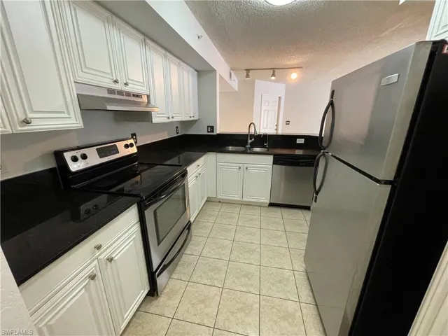 8265 Ibis Club Dr 603, Naples, Florida 34104