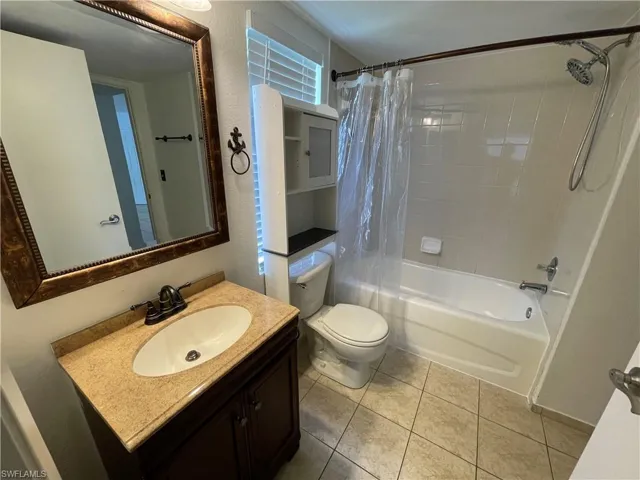 8265 Ibis Club Dr 603, Naples, Florida 34104