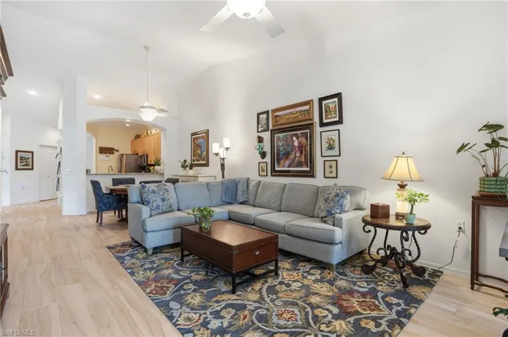 6195 Mandalay Cir 34, Naples, Florida 34112