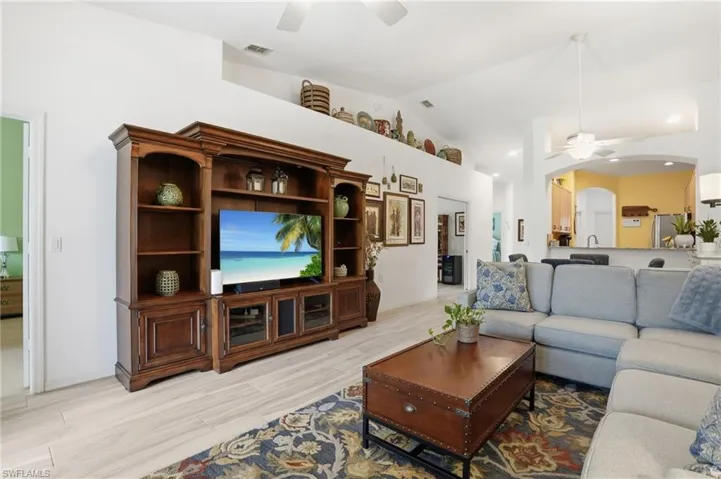 6195 Mandalay Cir 34, Naples, Florida 34112