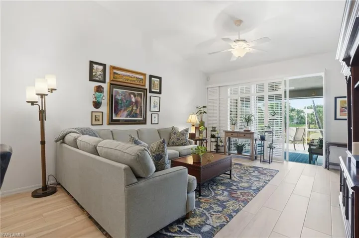 6195 Mandalay Cir 34, Naples, Florida 34112