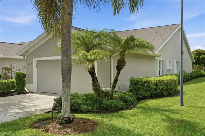 6195 Mandalay Cir 34, Naples, Florida 34112