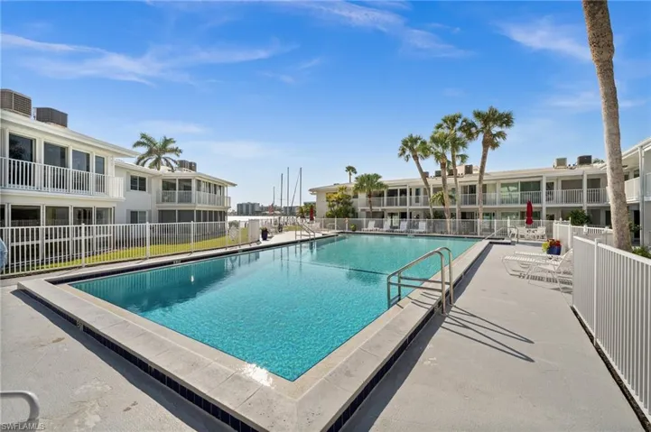 342  Harbour  DR, Naples, FL 34103