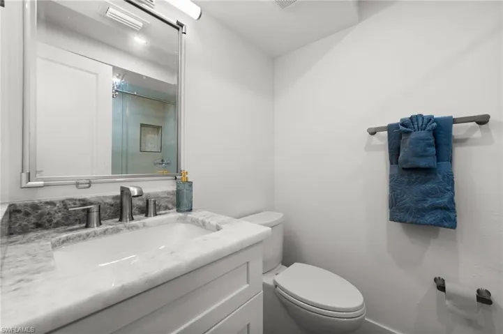 342  Harbour  DR, Naples, FL 34103