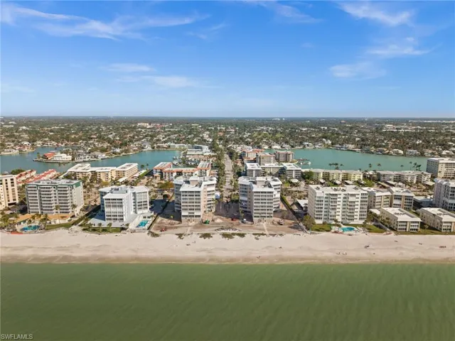 342  Harbour  DR, Naples, FL 34103