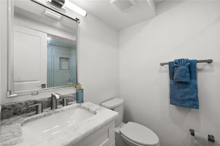 342  Harbour  DR, Naples, FL 34103