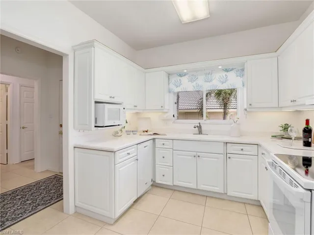 808  Arbor Lake  DR, Naples, FL 34110