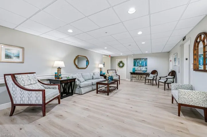 808  Arbor Lake  DR, Naples, FL 34110