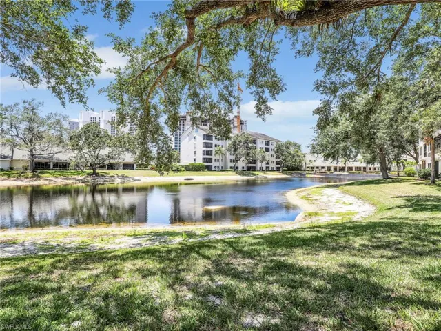 808  Arbor Lake  DR, Naples, FL 34110