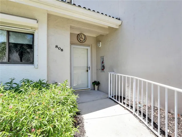 808  Arbor Lake  DR, Naples, FL 34110