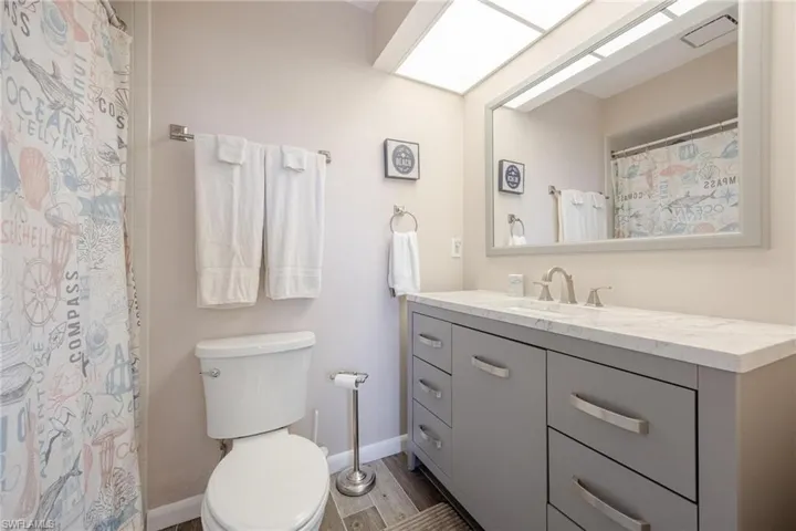 Master Suite Bathroom with a beautiful vanity