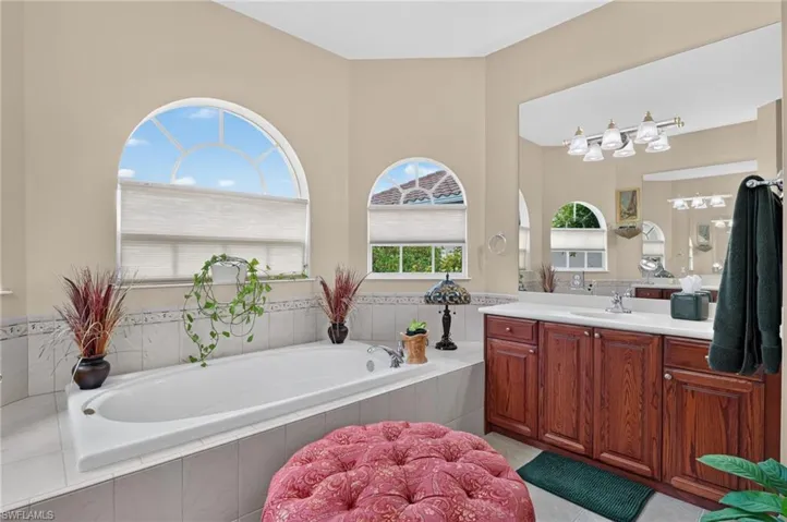 24908 Fairwinds Ln, Bonita Springs, Florida 34135