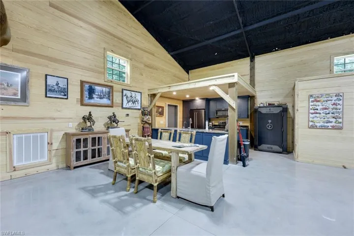 BARN HOUSE TABLE