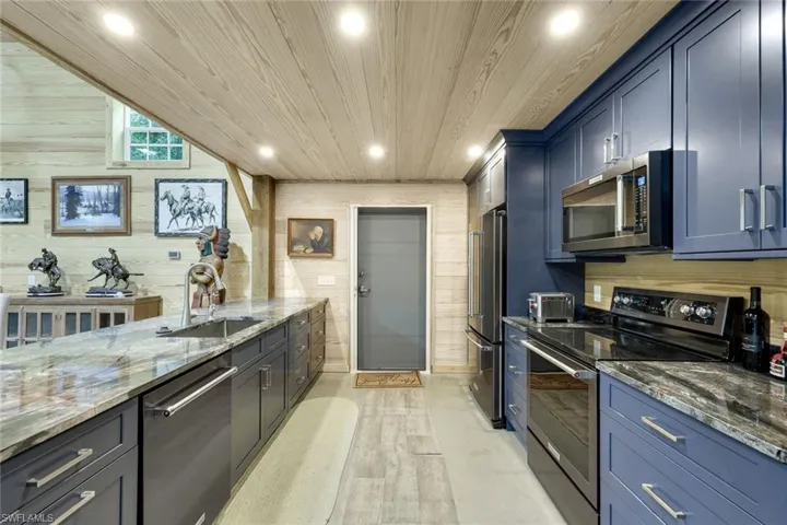 NEW KITCHEN