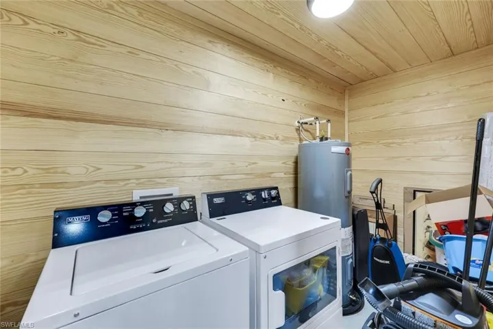 COMMERCIAL LAUNDRY