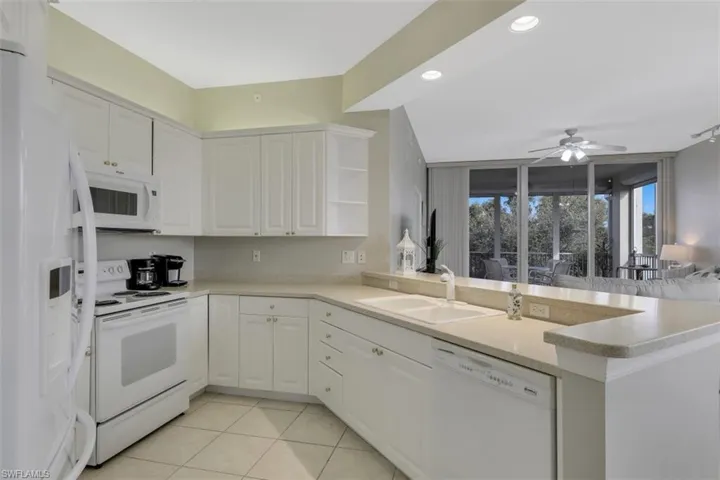 450 Launch Cir 404, Naples, Florida 34108