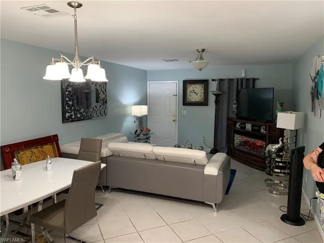 5065  Coronado  PKWY, Naples, FL 34116