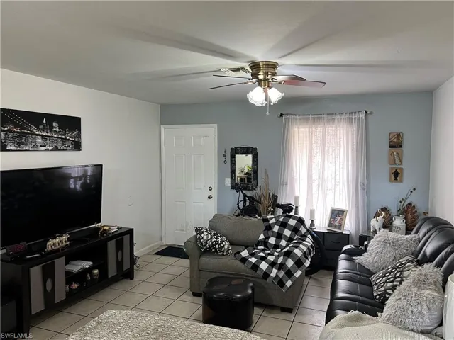 5065  Coronado  PKWY, Naples, FL 34116