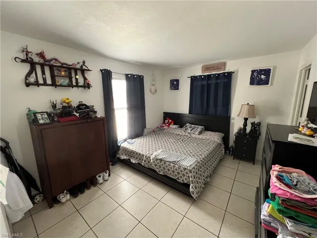 5065  Coronado  PKWY, Naples, FL 34116