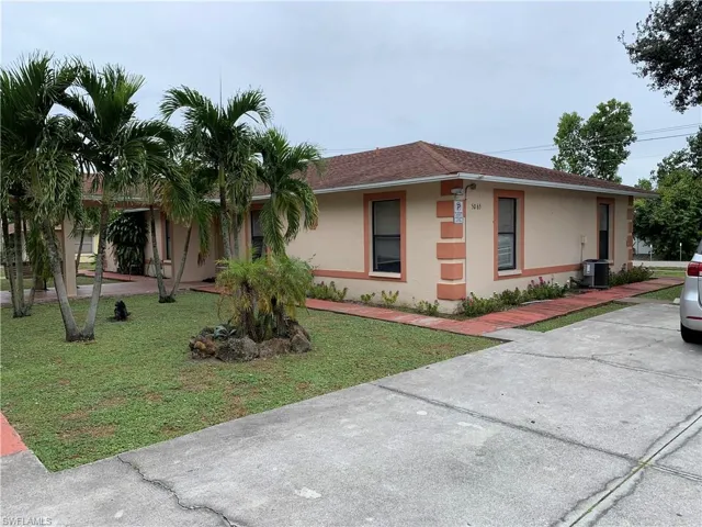 5065  Coronado  PKWY, Naples, FL 34116