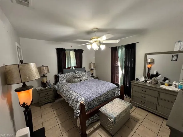 5065  Coronado  PKWY, Naples, FL 34116