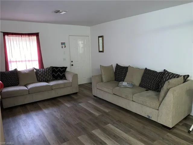 5065  Coronado  PKWY, Naples, FL 34116