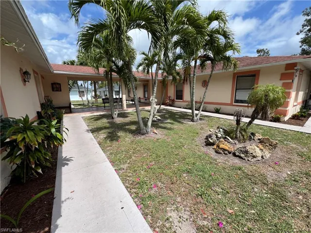 5065  Coronado  PKWY, Naples, FL 34116