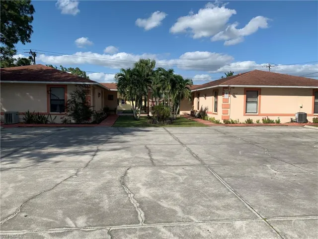 5065  Coronado  PKWY, Naples, FL 34116