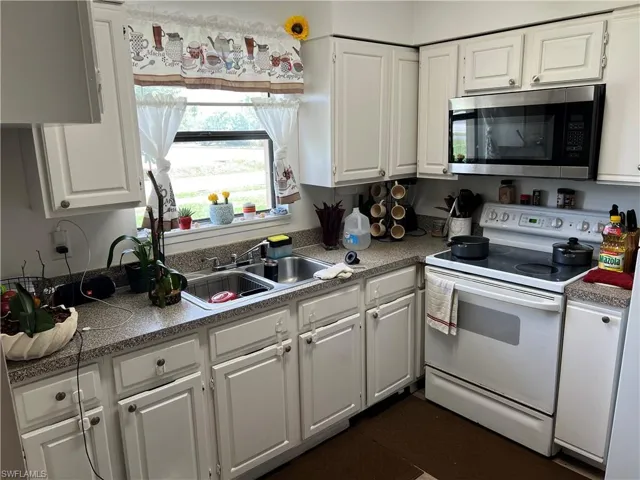 5065  Coronado  PKWY, Naples, FL 34116