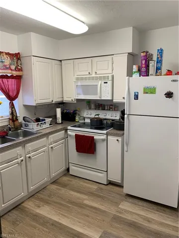 5065  Coronado  PKWY, Naples, FL 34116
