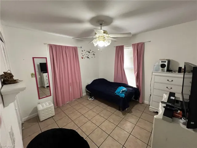 5065  Coronado  PKWY, Naples, FL 34116