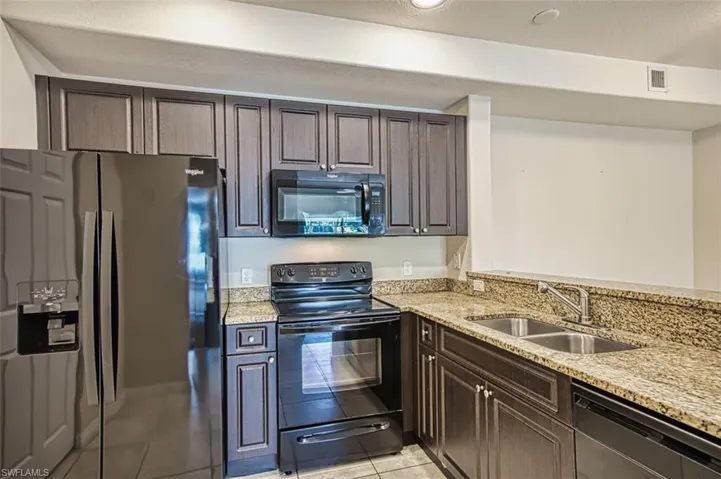 13190 Bella Casa Cir # 141, Fort Myers, Florida 33966