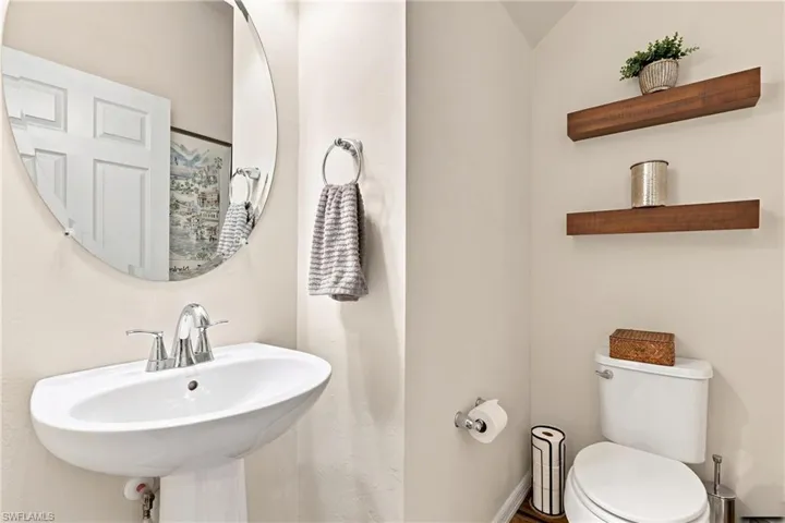 7186 Wilton Dr, Naples, Florida 34109
