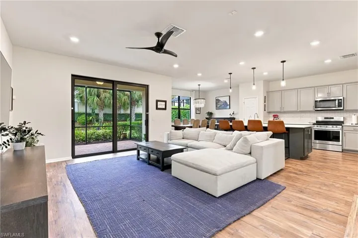 7186 Wilton Dr, Naples, Florida 34109