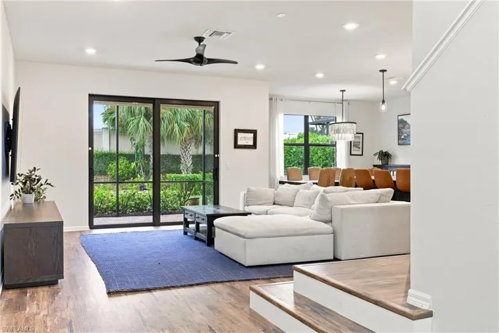 7186 Wilton Dr, Naples, Florida 34109