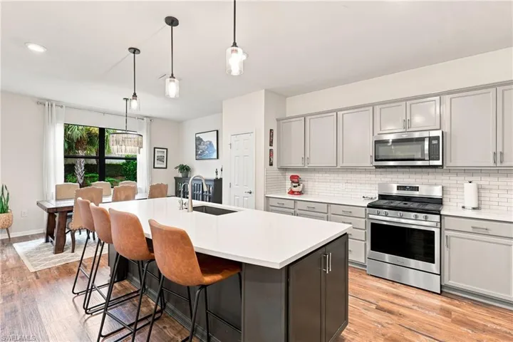 7186 Wilton Dr, Naples, Florida 34109