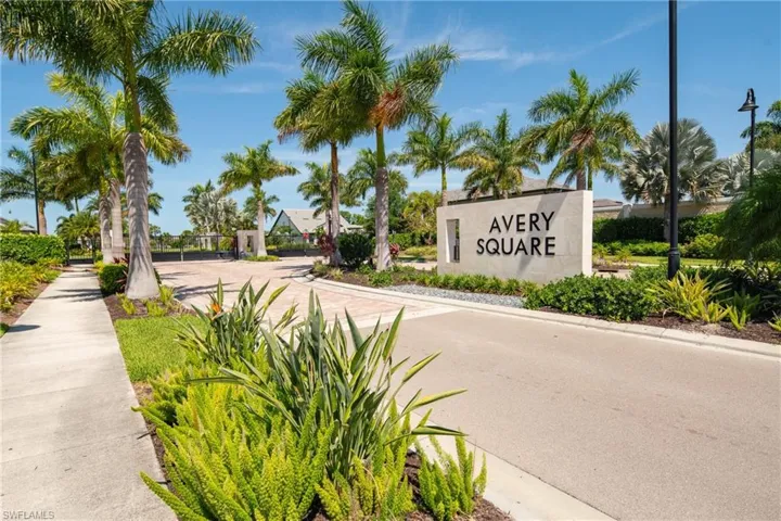 7186 Wilton Dr, Naples, Florida 34109