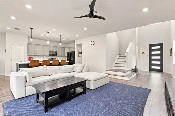 7186 Wilton Dr, Naples, Florida 34109